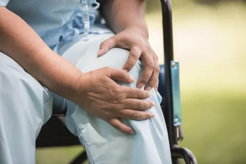  Kenali Tanda-Tanda & Gejala Radang Sendi (Osteoarthritis) di Lutut