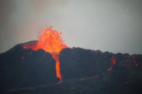 Banyak Gunung Di Indonesia Status Siaga, Tetap Jaga Kesehatan dan Berdoa!